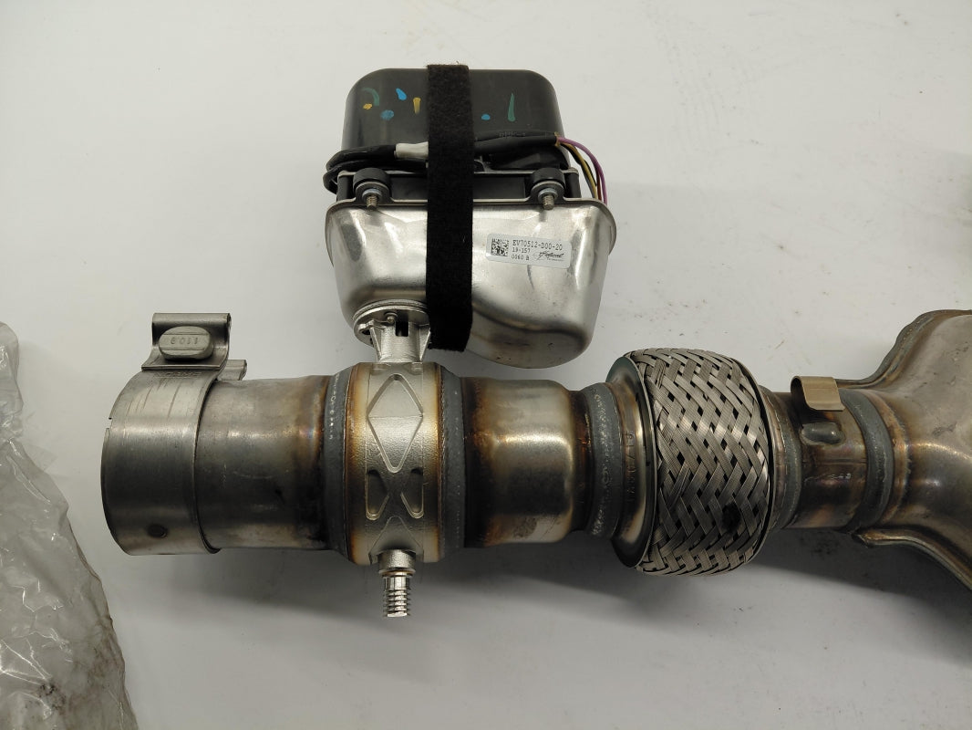 Original OE LAND ROVER Abgasanlage Resonator LR135637