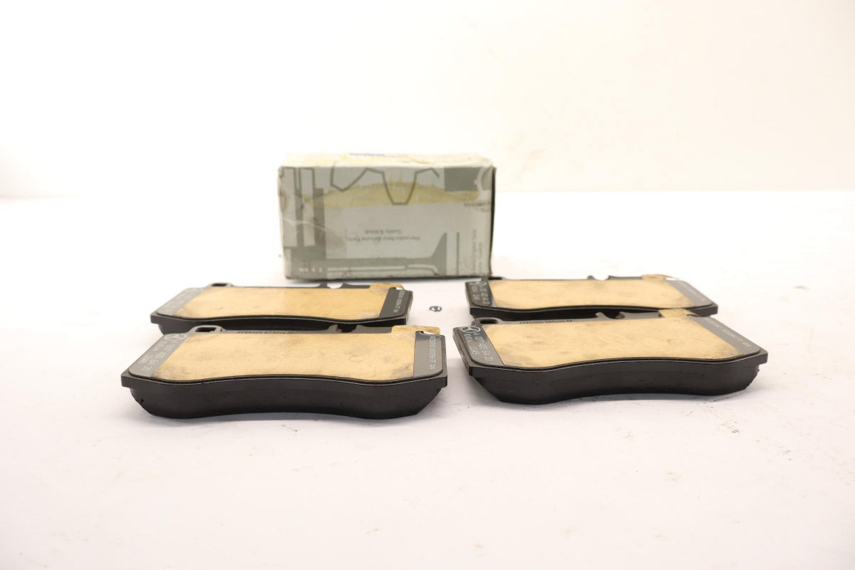 Original OE MERCEDES-BENZ Bremsbeläge A0074206420