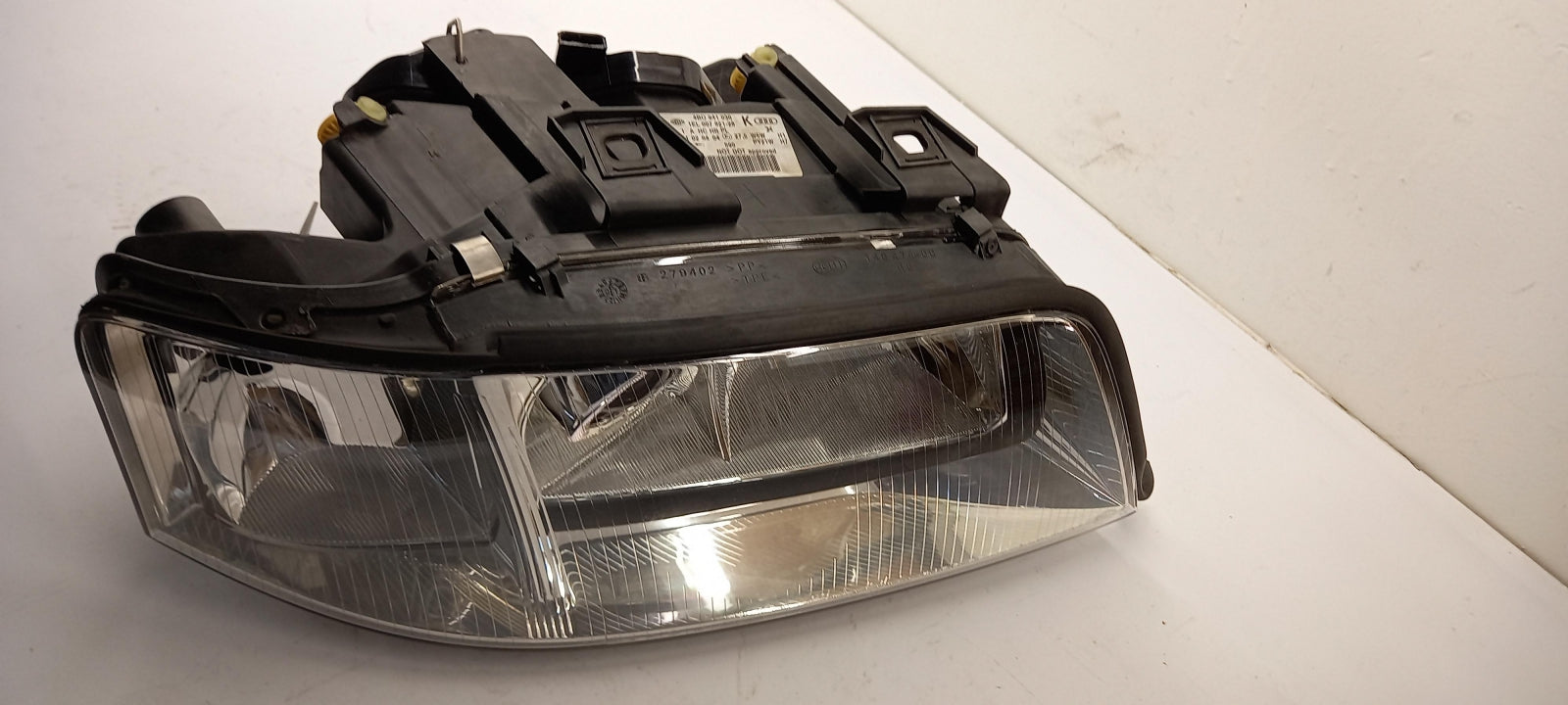 Original OE Volkswagen Scheinwerfer 4B0941030K