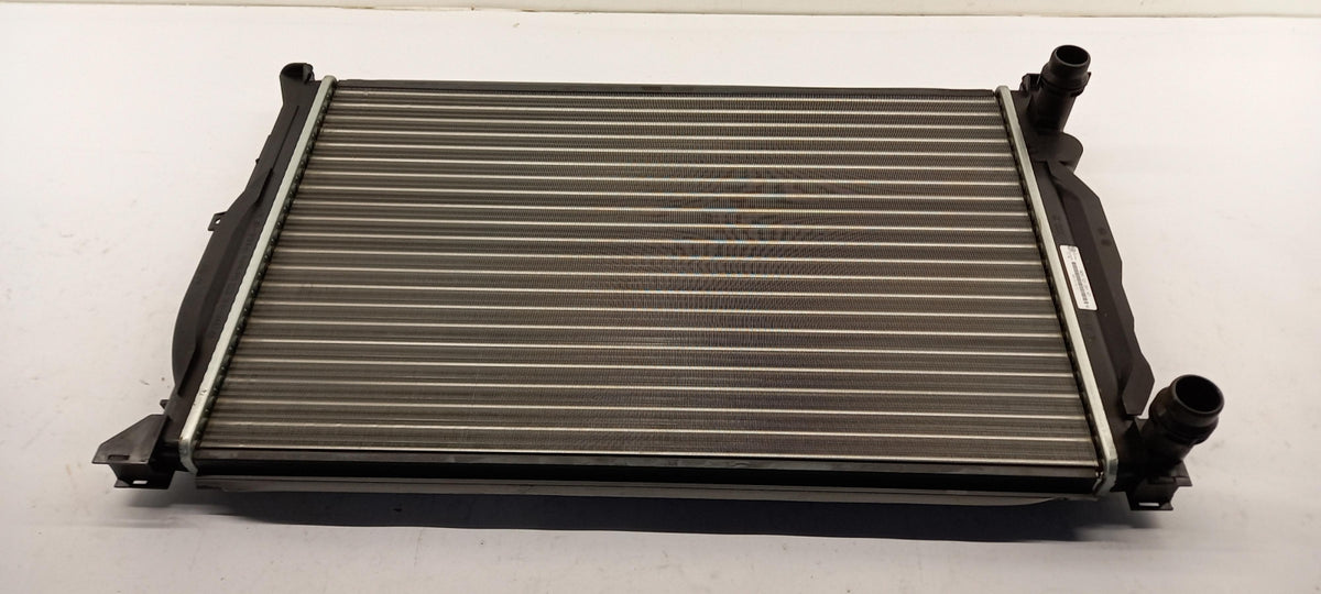 Original AUDI A4 8D A6 4B SKODA Superb 3U Wasserkühler 8D0121251AT