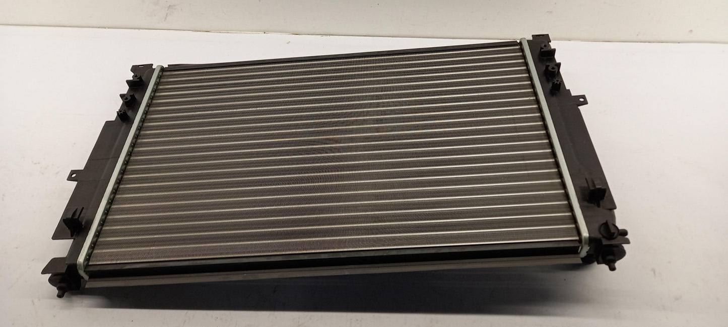 Original OE Volkswagen Wasserkühler 8D0121251AT