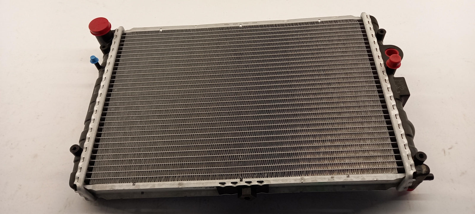 Original OE Volkswagen Wasserkühler 377121251RA