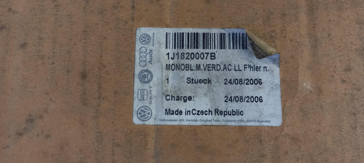 Original OE Volkswagen Klimaverdampfer 1J1820007B