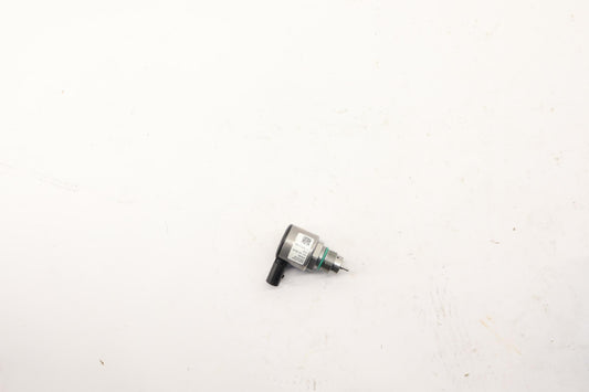 Original OE Volkswagen Kraftstoffdruck Steuerventil 057130764AS