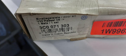 Original OE Volkswagen Einstiegsleiste 3C0071303