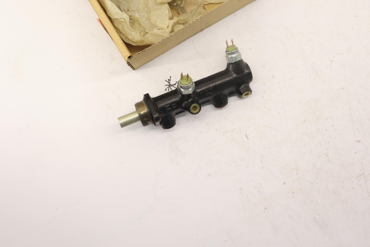 Original OE Volkswagen Hauptbremszylinder 281611011D