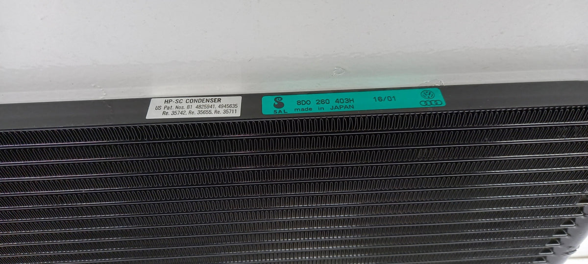 Original OE Volkswagen Klimakondensator 8D0260403H