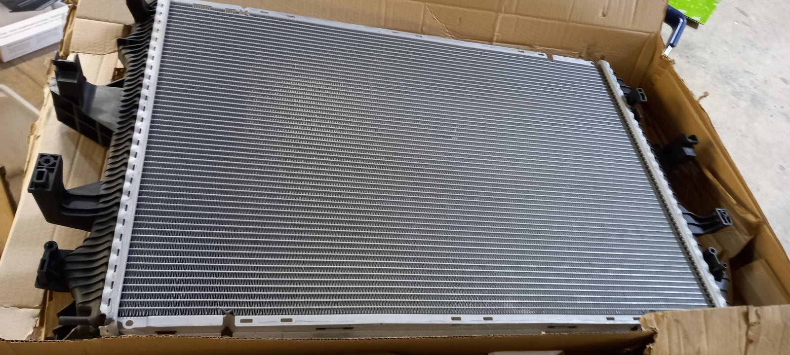 Original VW Transporter T5 2.5 TDI Wasserkühler 7H0121253J
