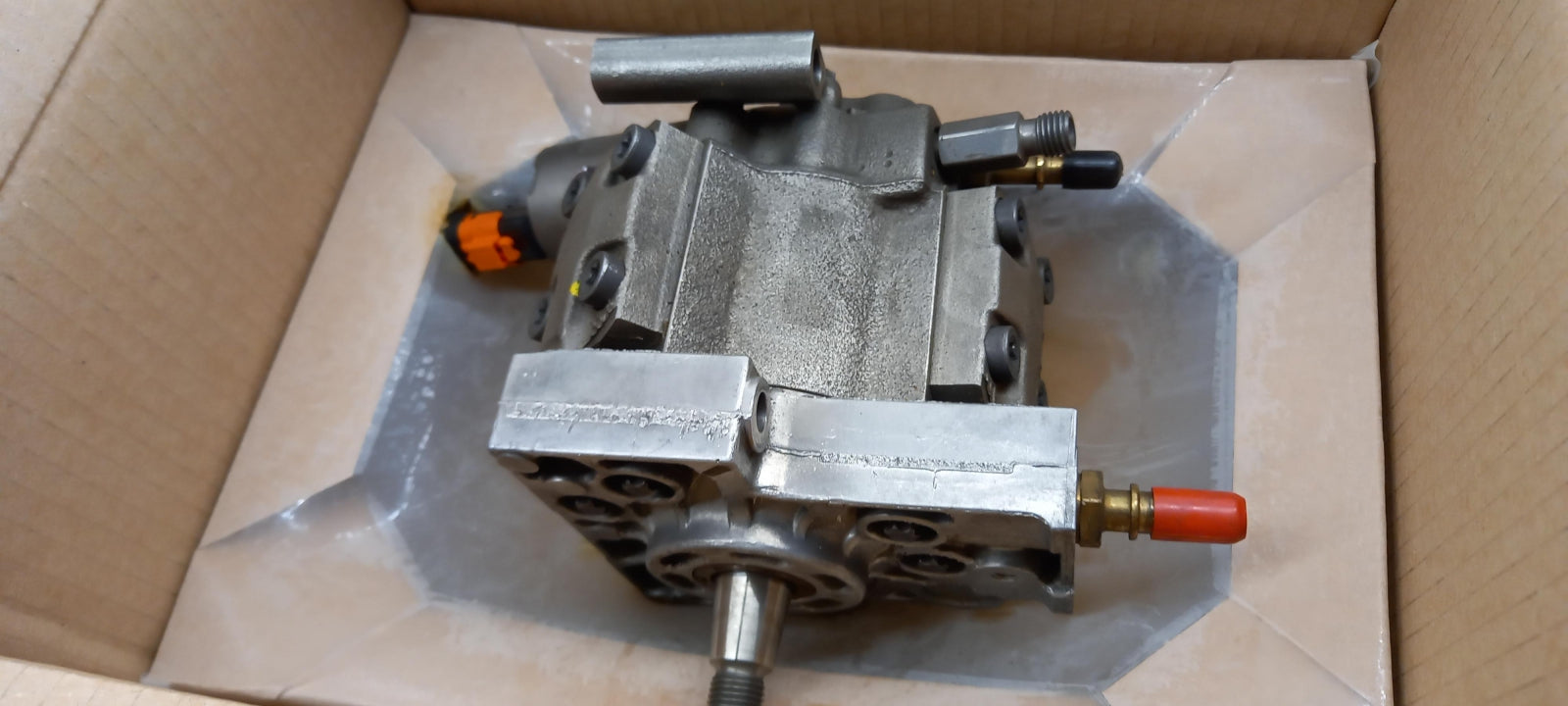 Original OE LAND ROVER Einspritzpumpe LR005958