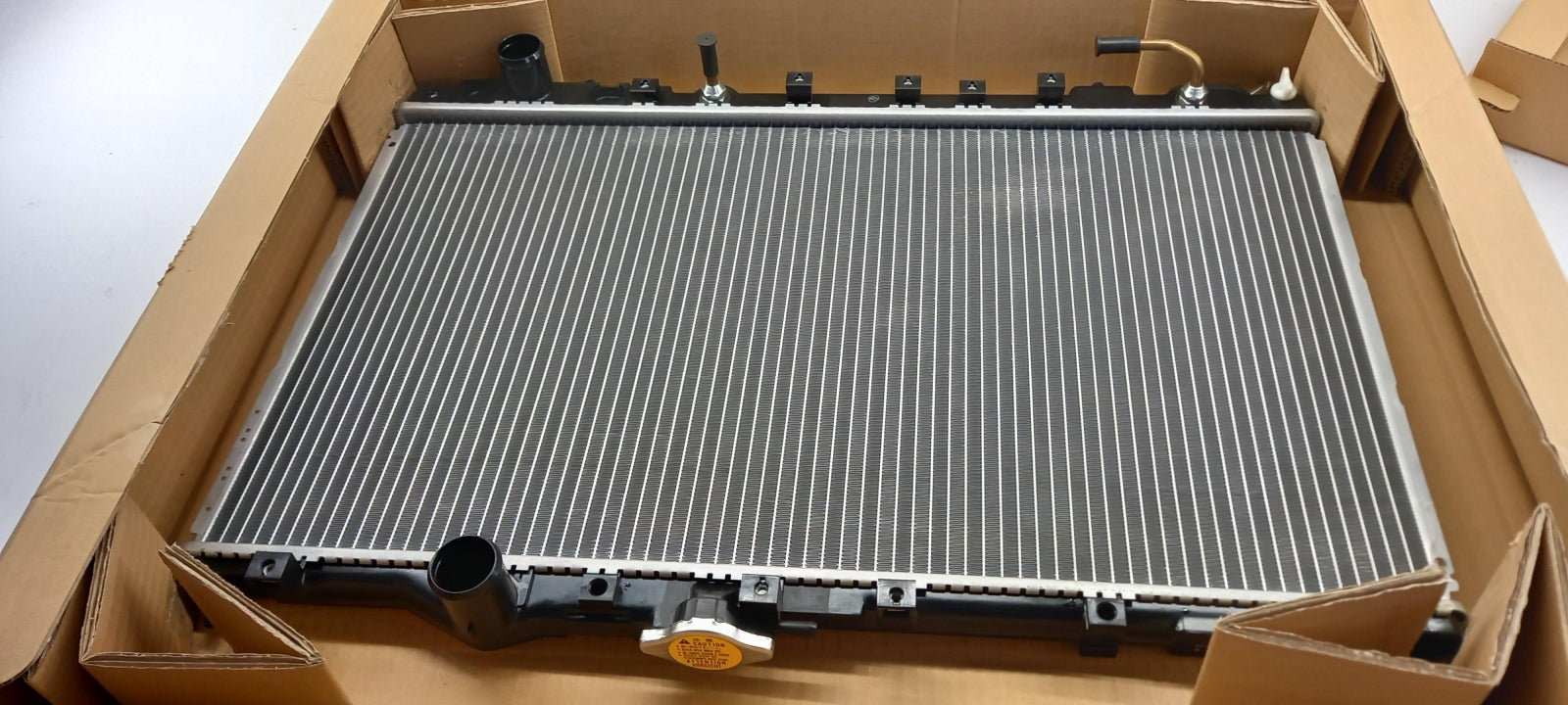 Original OE MITSUBISHI Wasserkühler MB924249