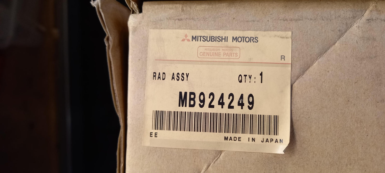 Original OE MITSUBISHI Wasserkühler MB924249