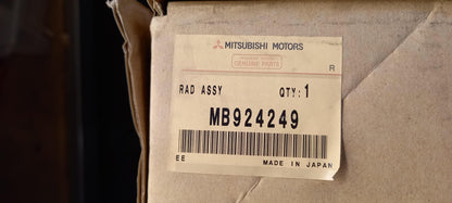 Original OE MITSUBISHI Wasserkühler MB924249