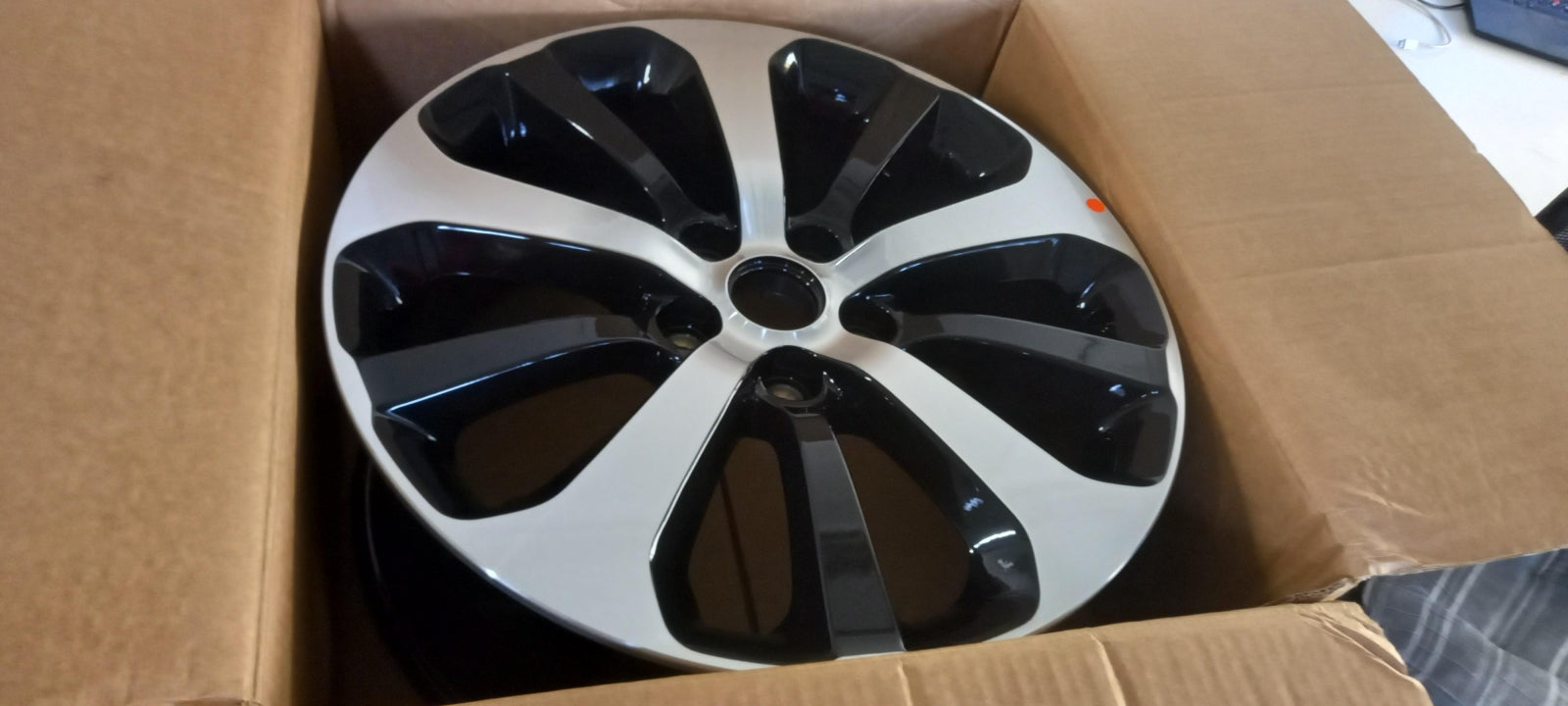 Original KIA Sorento 2015-2018 Alufelge Felge 18 Zoll 7.5Jx18 52910C5220
