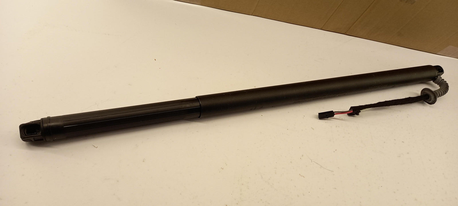 Original OE Volkswagen Heckklappendämpfer 5E9827852F