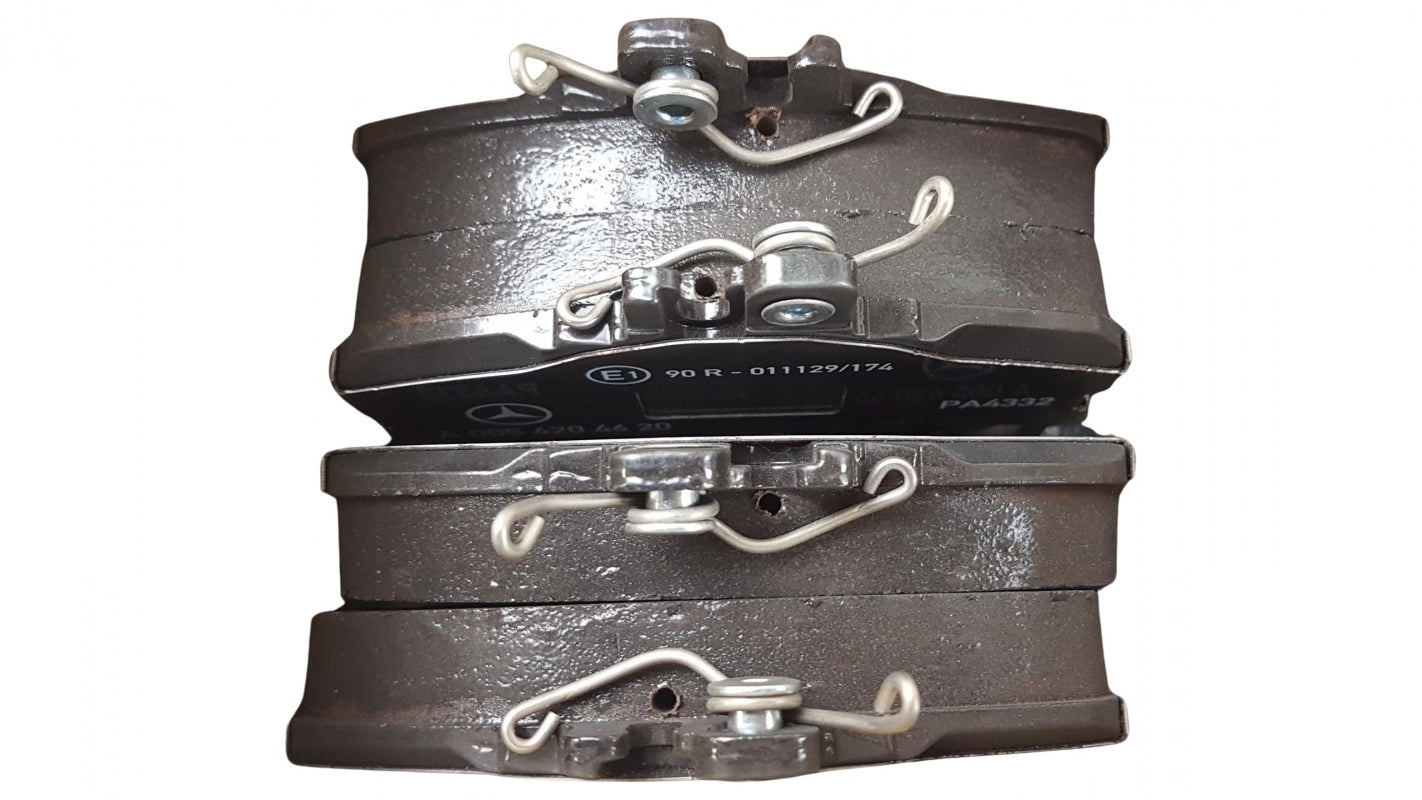 Original MERCEDES-BENZ W202 Scheibenbremse Bremsbeläge vorne A0054204620