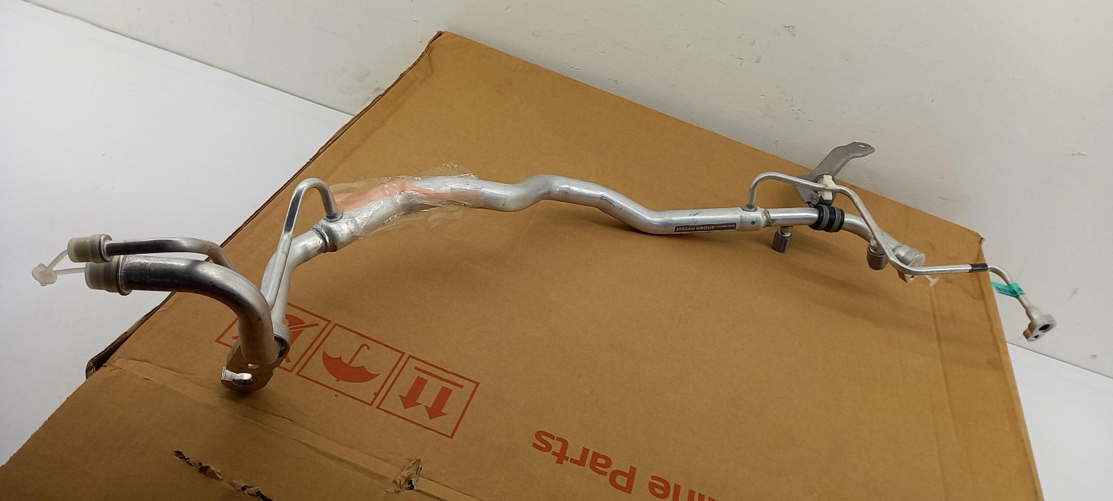 Original OE NISSAN Klimaanlage Druckleitung 92480HV71A
