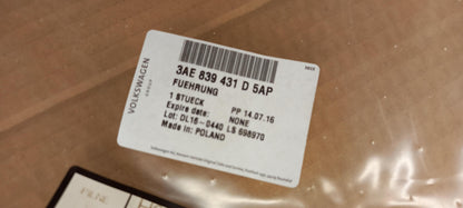 Original OE Volkswagen Fensterführungsschiene 3AE839431D5AP