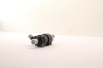 Original OE RENAULT Zusätzliche Wasserpumpe 8200114782