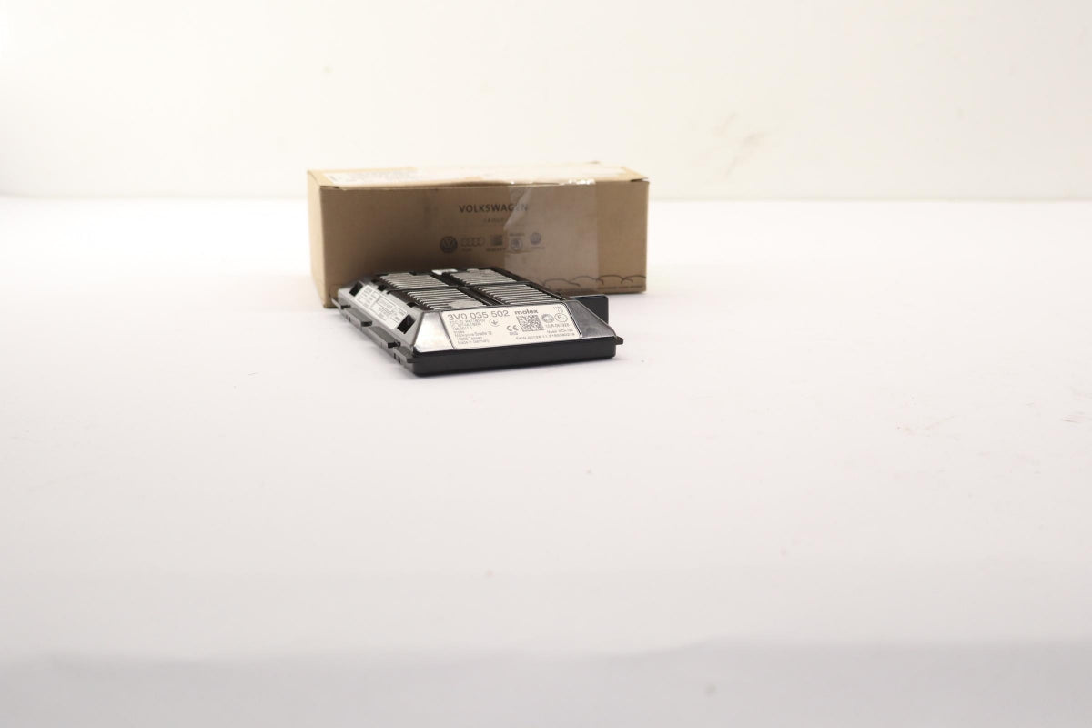 Original OE Volkswagen 3V0035502