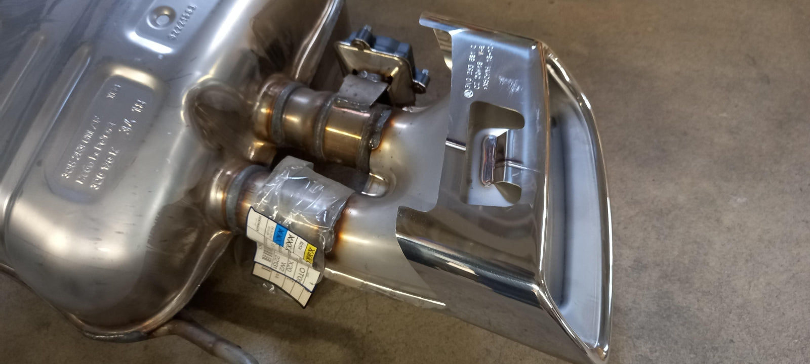 Original OE Volkswagen Abgasanlage Schalldämpfer 3V0253609H