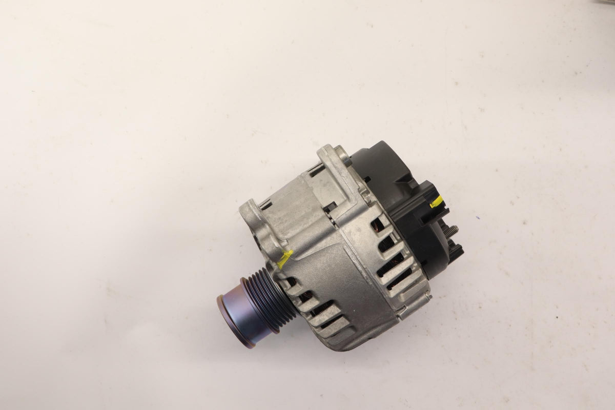 Original OE Volkswagen Lichtmaschine 05E903026CX