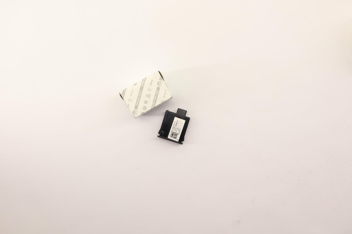 Original OE FIAT USB/AUX Buchse 68612129AA