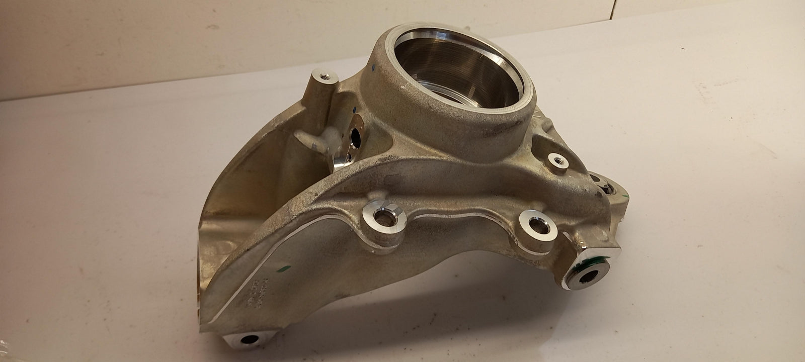 Original OE LAND ROVER Achsschenkel LR068883
