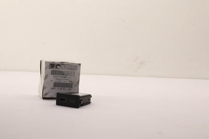 Original OE FIAT USB/AUX Buchse 68612129AA