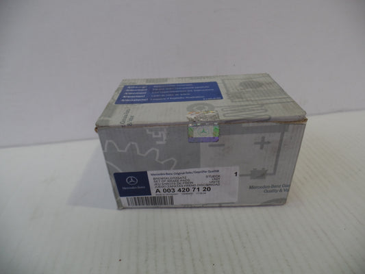 Original MERCEDES-BENZ W230 W221 W220 W211 Bremsbeläge + sensor vorn A0034207120