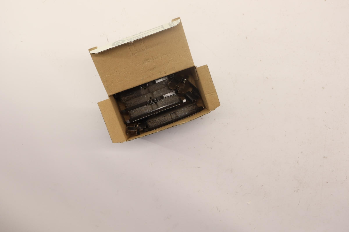 Original OE MERCEDES-BENZ Bremsbeläge A0004209904