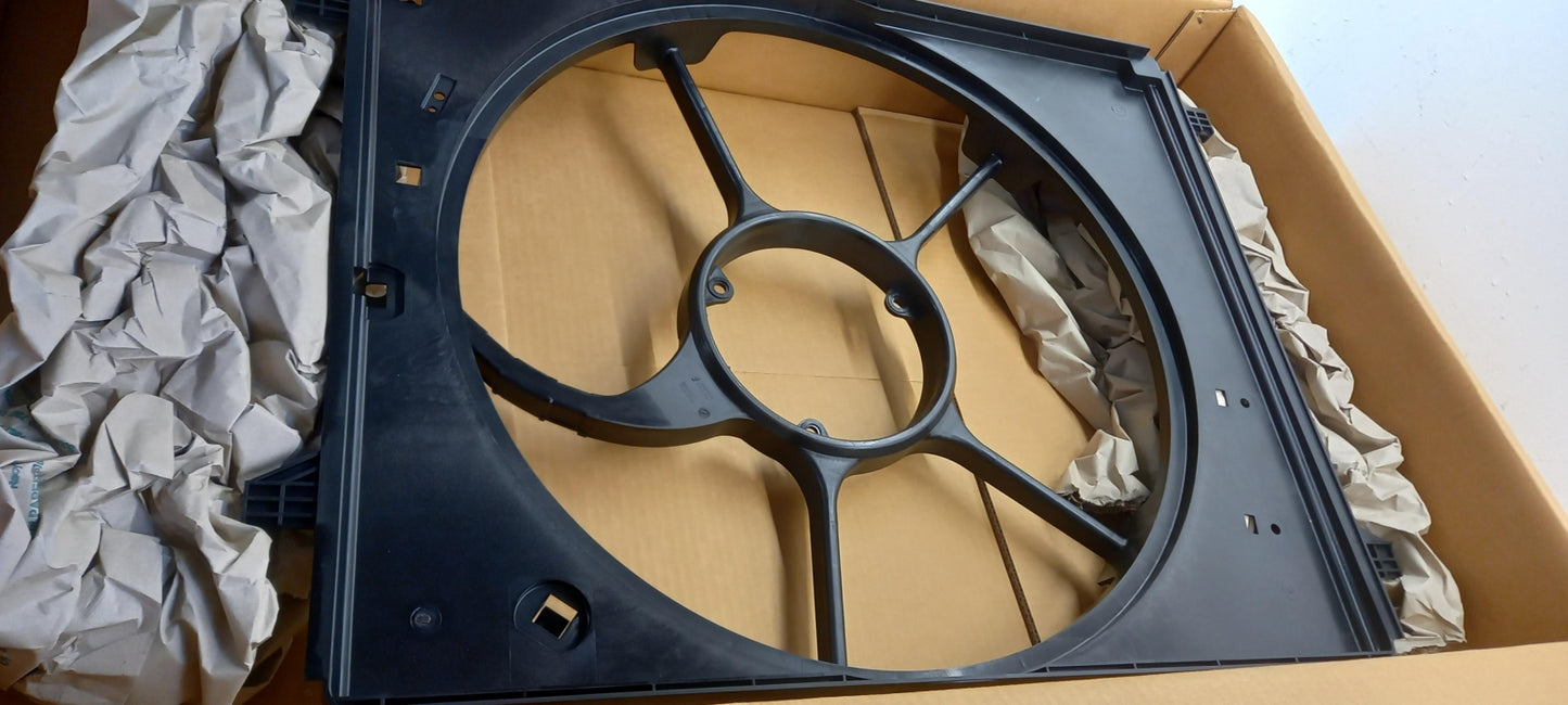 Original OE MASERATI Lüfterzarge 673000014