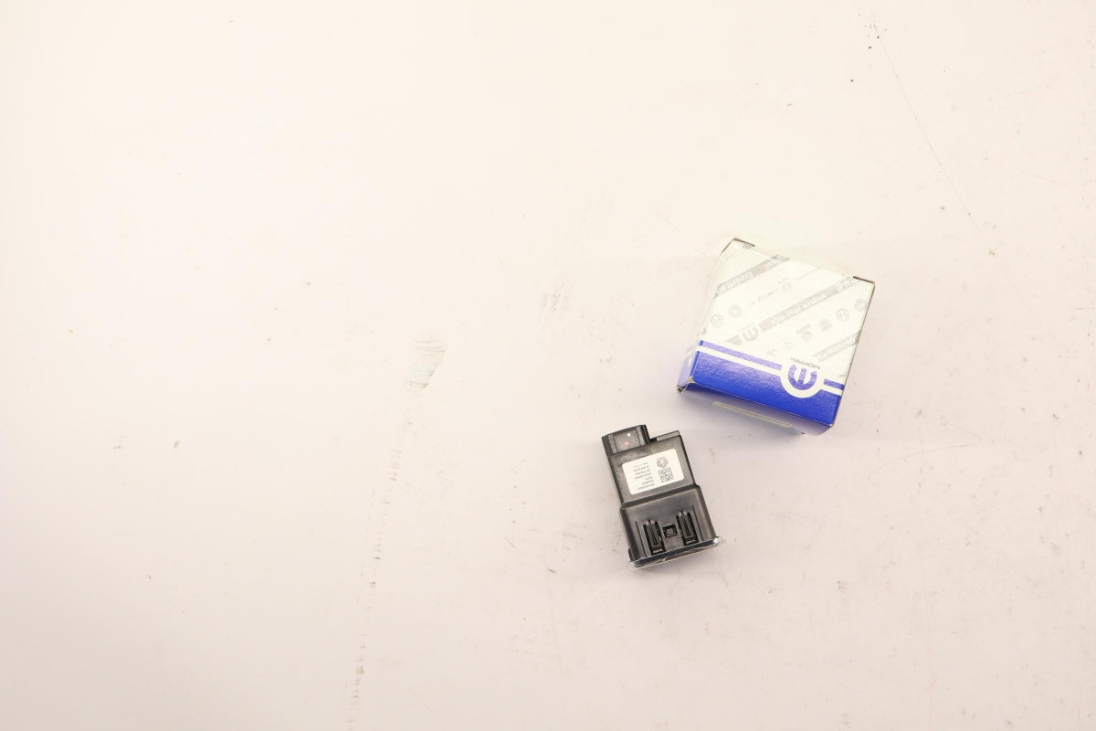 Original OE FIAT USB/AUX Buchse K5XG28DX9AD