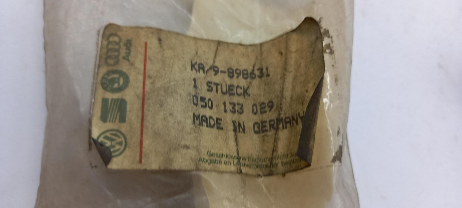 Original OE Volkswagen Halter 050133029