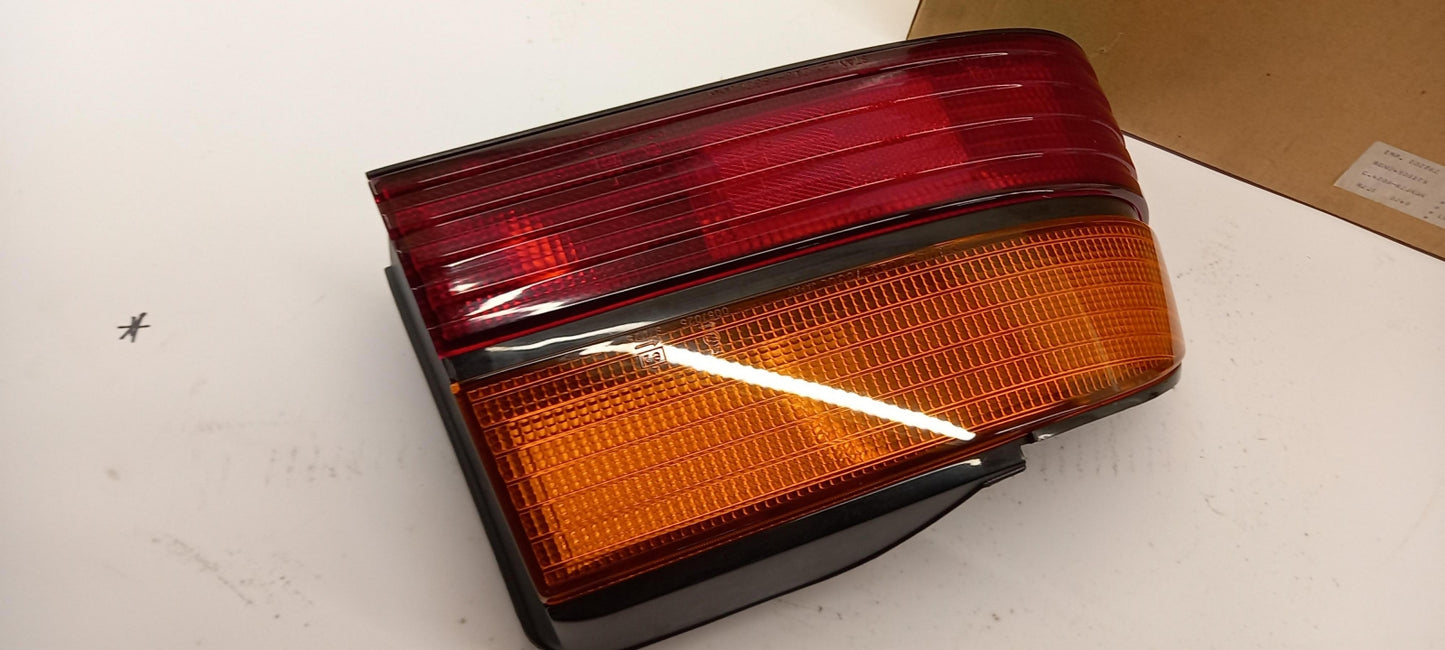 Original OE MAZDA Heckleuchte GJ8451180A