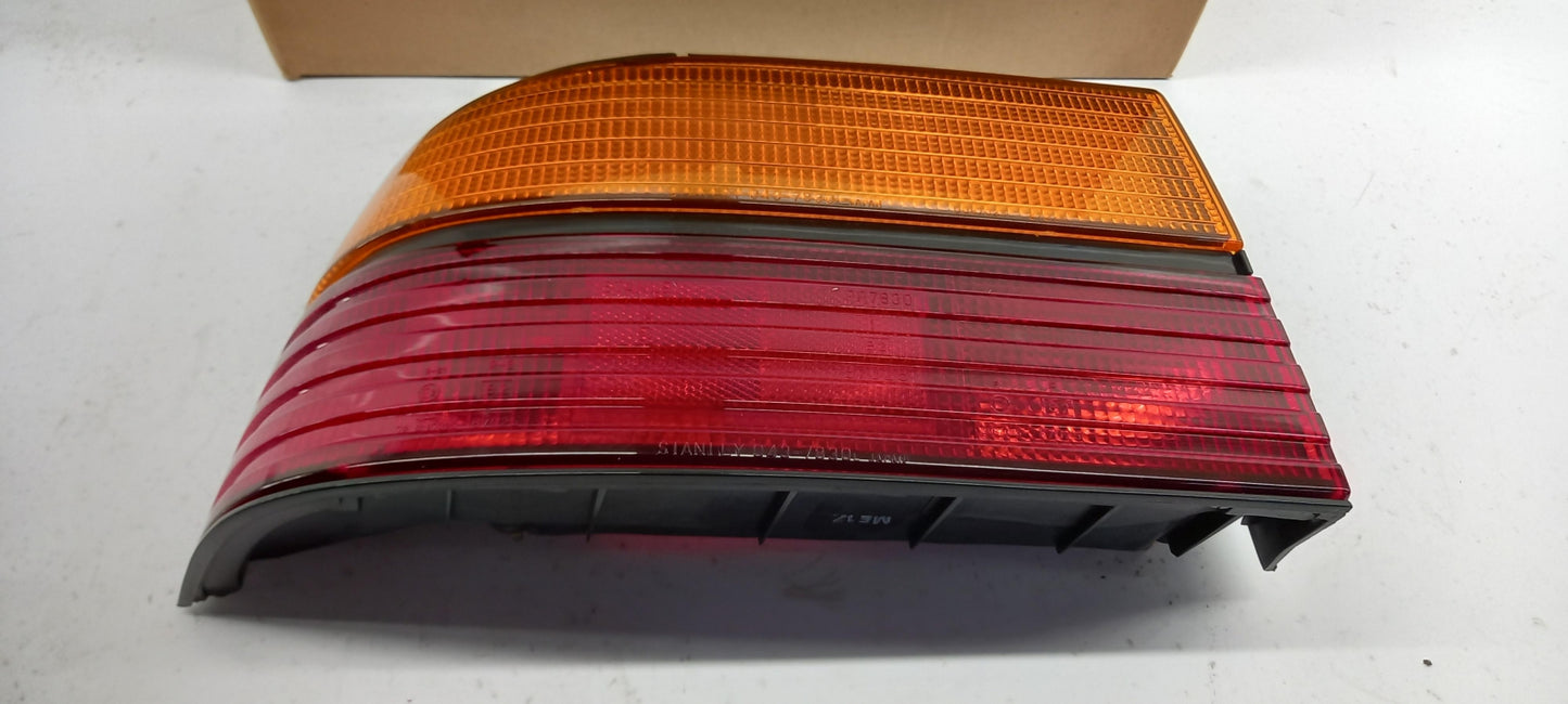 Original OE MAZDA Heckleuchte GJ8451180A