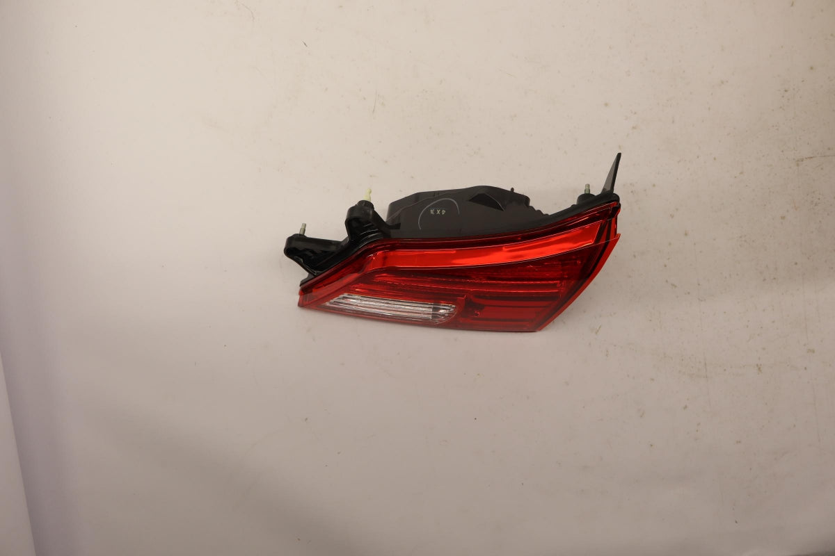 Original OE SUBARU Heckleuchte 84912AJ250