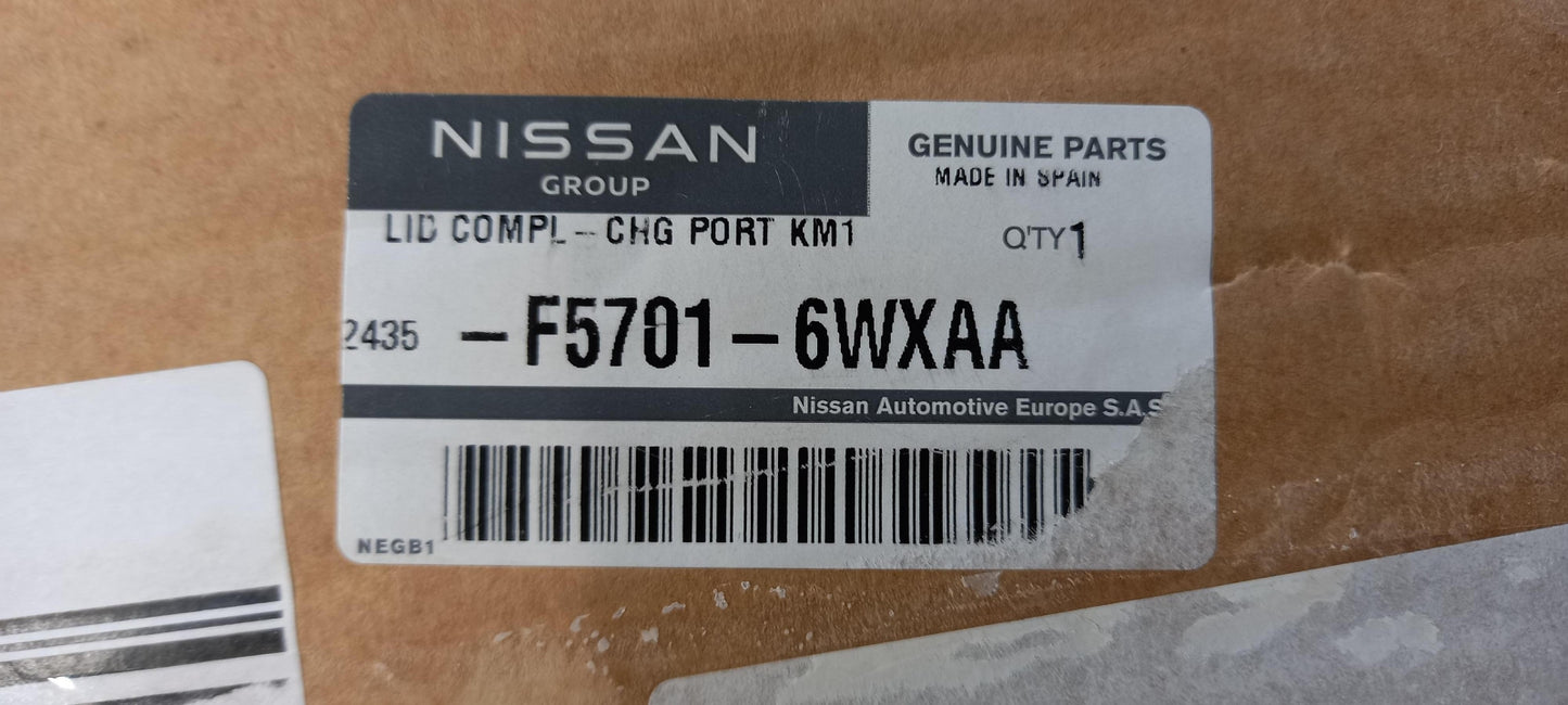 Original OE NISSAN Tankklappe F57016WXAA