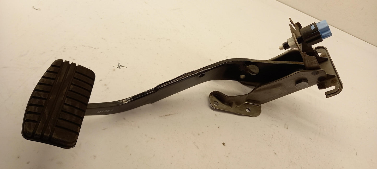 Original OE MITSUBISHI Bremspedal MR407322