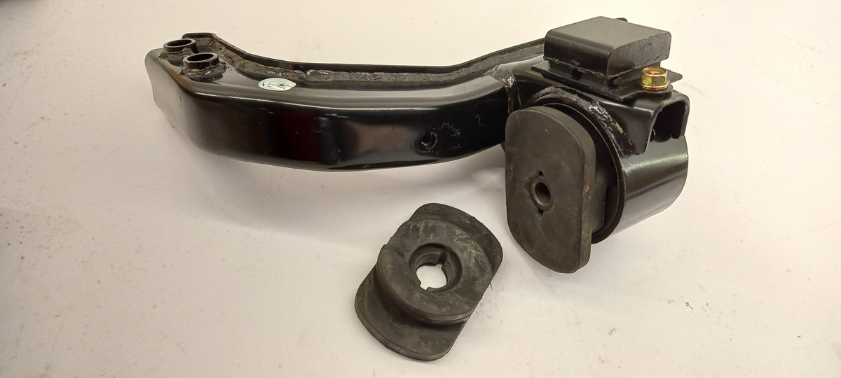 Original OE MITSUBISHI Motorlager MB581531