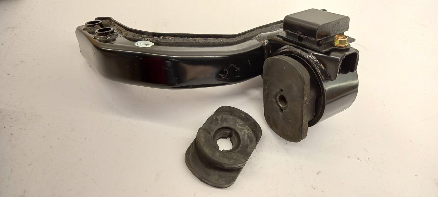 Original OE MITSUBISHI Motorlager MB581531
