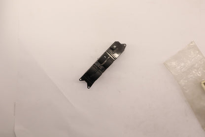 Original OE MITSUBISHI Fensterheberschalter 8608A104