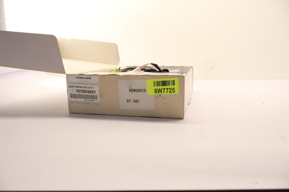 Original OE MITSUBISHI Einparkhilfe MZ350169AY