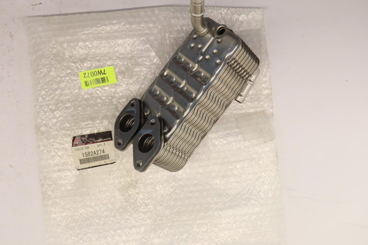 Original OE MITSUBISHI AGR Kühler 1582A274