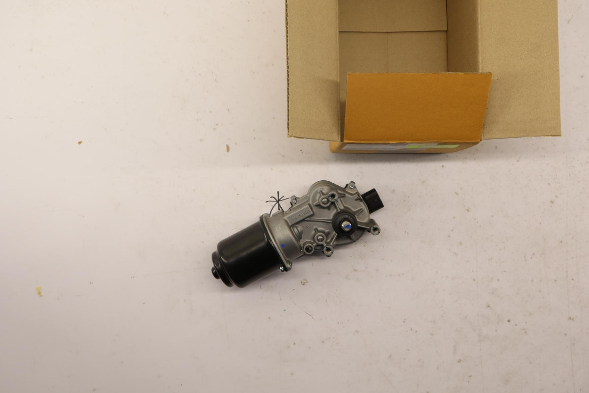 Original OE MITSUBISHI Wischermotor 8250A146