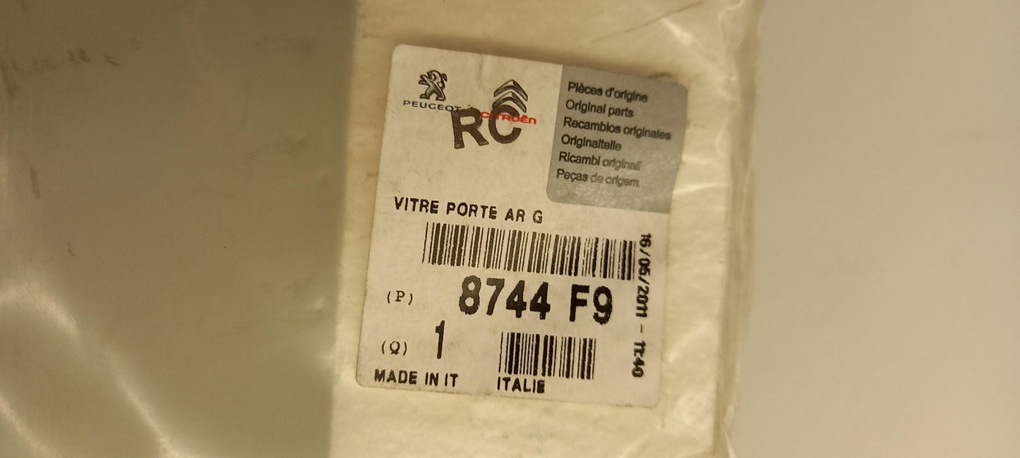 Original OE Peugeot Scheibe 8744F9