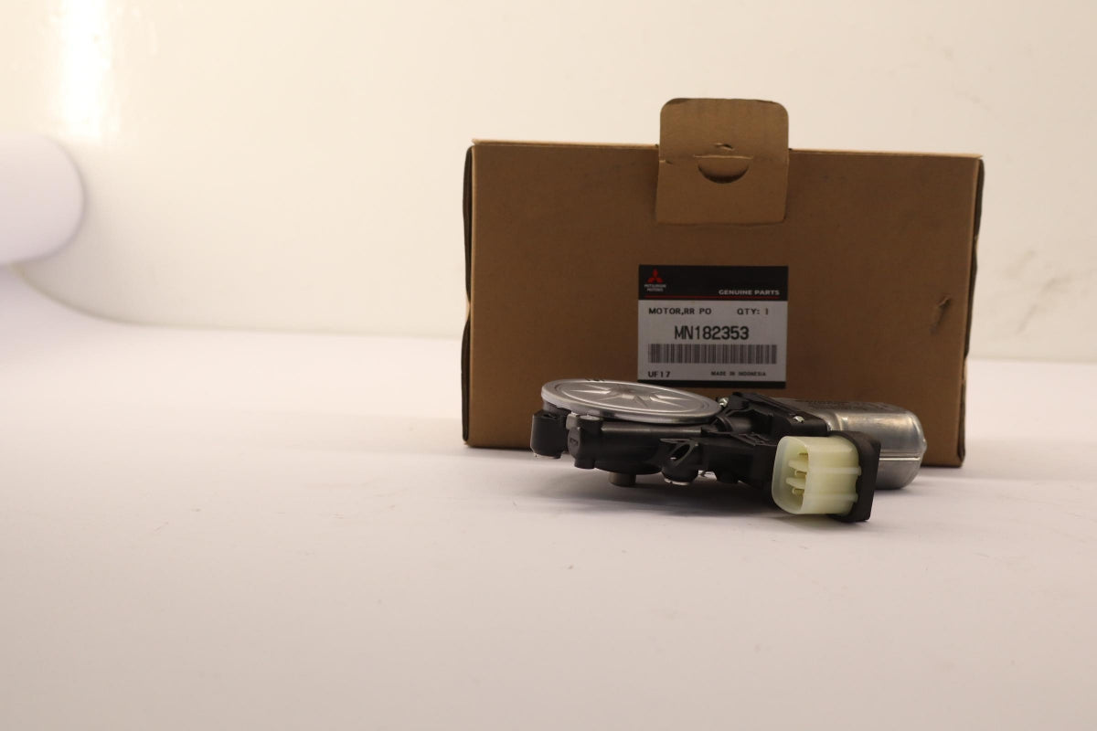 Original OE MITSUBISHI Fensterhebermotor MN182353