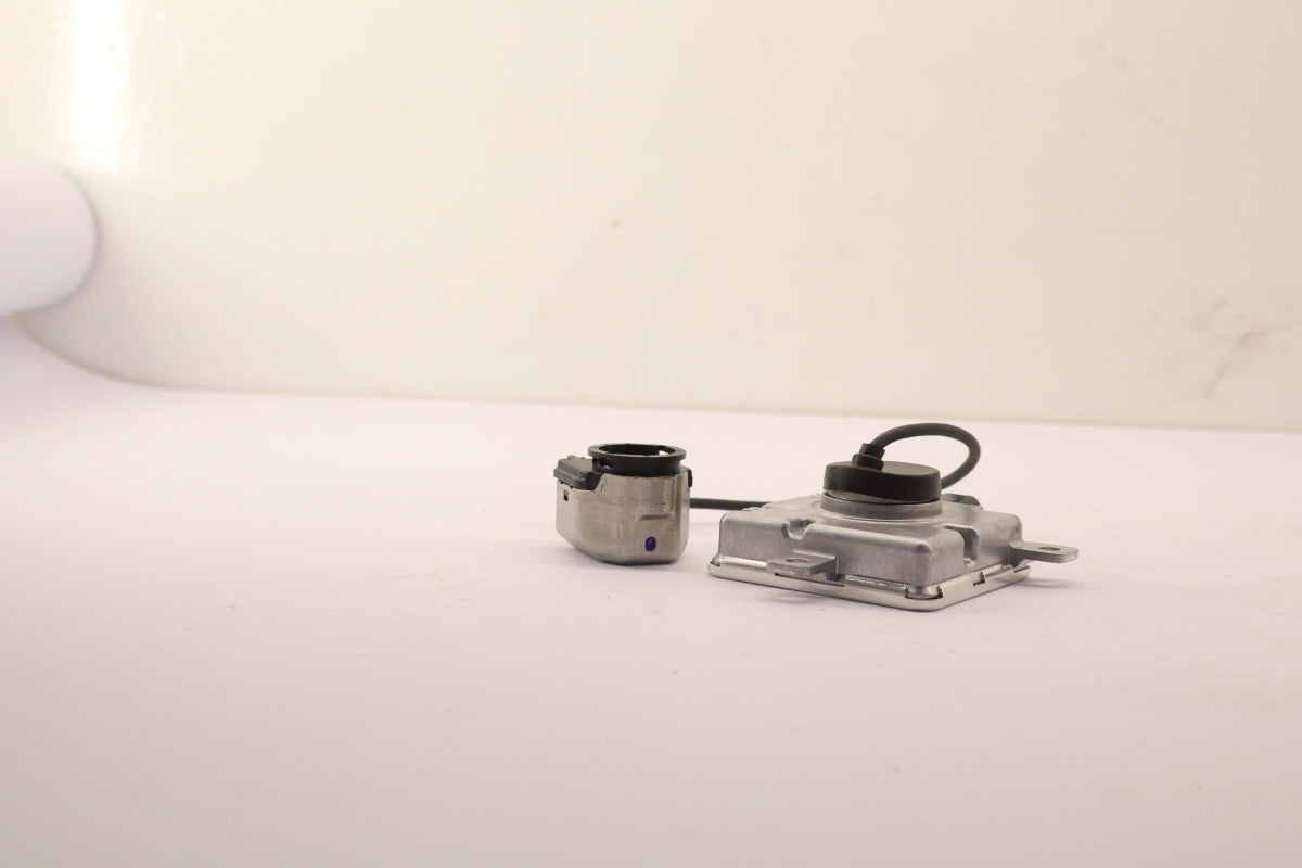 Original OE MITSUBISHI Gasentladungslampe Zündgerät 8301C463