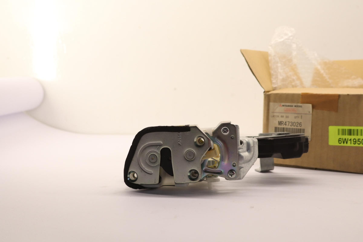 Original OE MITSUBISHI Türschloss MR473026