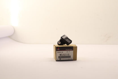 Original OE MITSUBISHI Ladedrucksensor ME202119