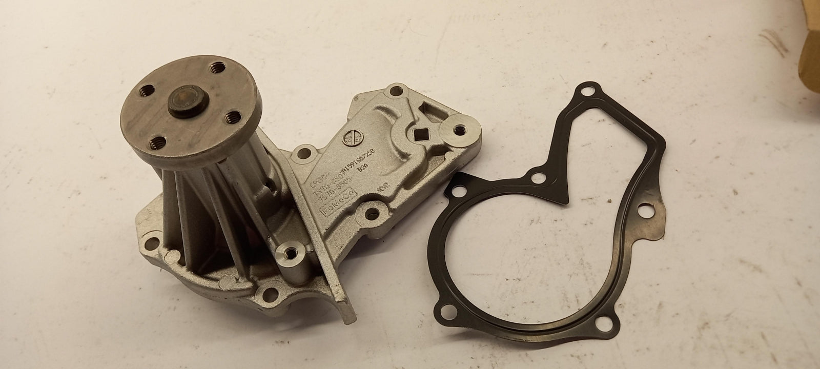 Original OE MAZDA Wasserpumpe C40215010D